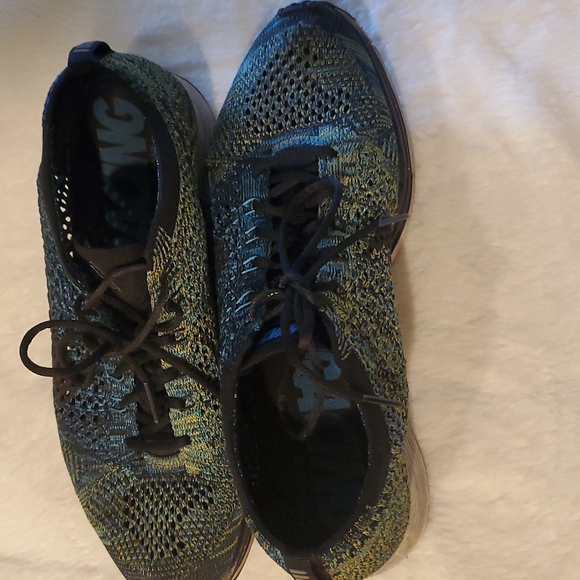 Nike Flyknit Racer - Picture 10 of 12
